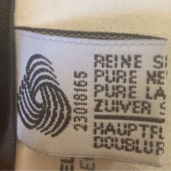 Hugo Boss, Smokey Blue 100% Wool Suit (“Corleone" Classic 90’s style) Size 40R. - Picture 9 of 16